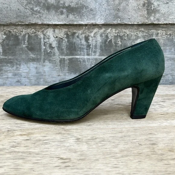 Petra Green Suede Medium Heels made in Florence Italy Vintage EUC - Picture 5 of 9